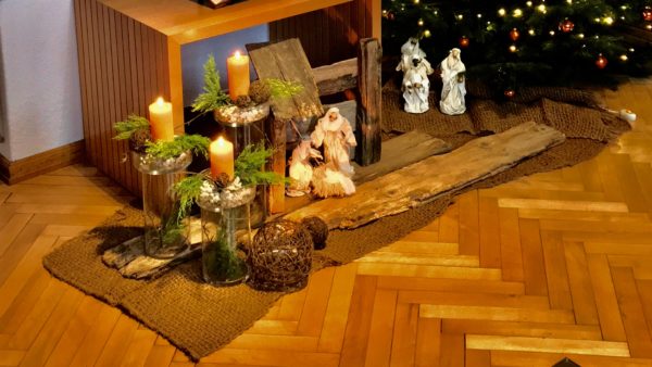 Diese Weihnachtskrippe hat Br. Paul Mathis in inneren Chorraum des Kapuzinerklosters Wesemlin aufgestellt. Sie stammen von den Philippinen. |© 2016 GFX