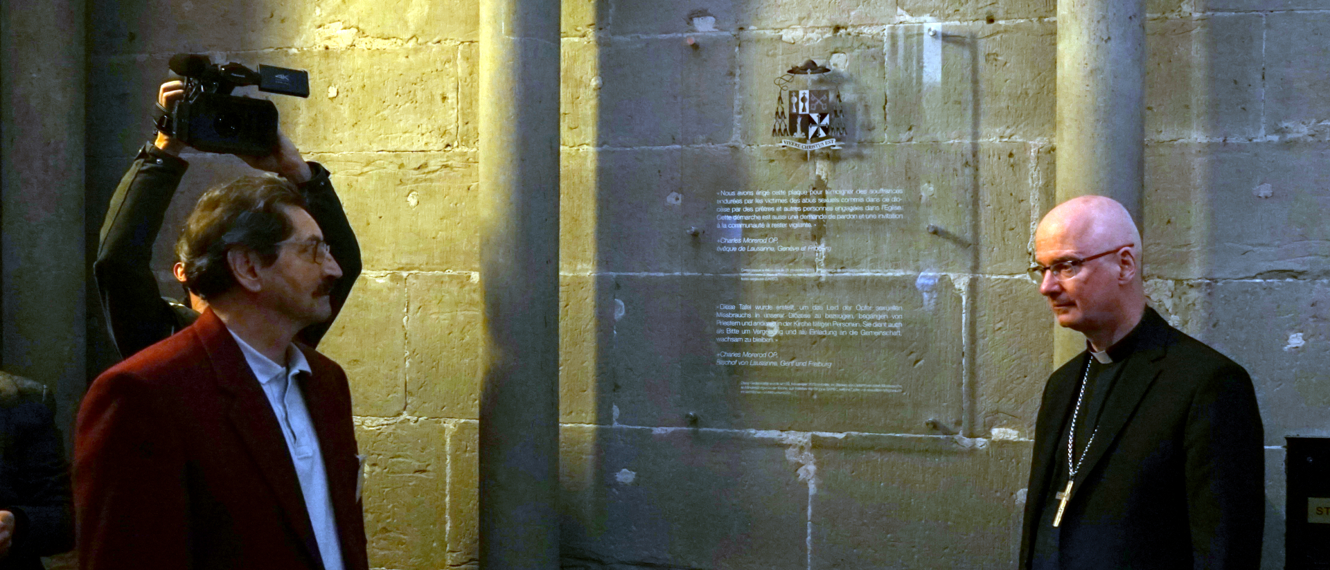 Denkmal Fur Missbrauchsopfer In Kathedrale Freiburg Enthullt Kath Ch