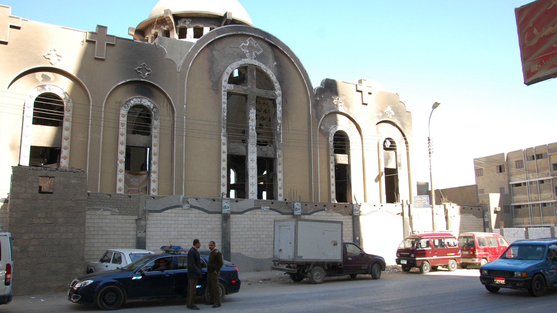 De nombreuses églises coptes ont été incendiée en 2013, ici à Minya, en Moyenne-Egypte (Photo: Jacques Berset) 