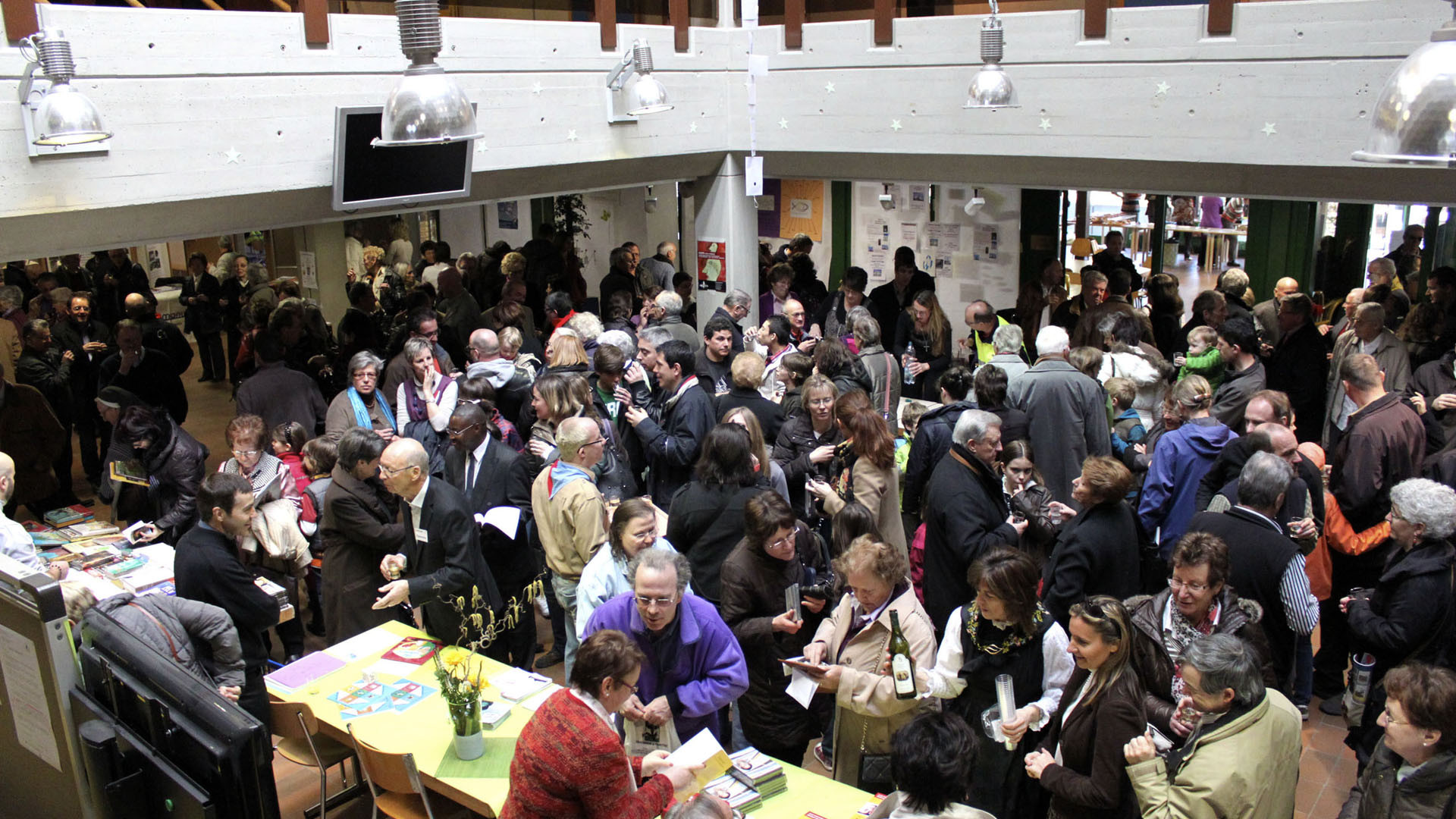 Sion, collège des Creusets lors de l'édition 2012. L'événement attire entre 1'500 et 2'000 personnes chaque année. (Photo: DR)