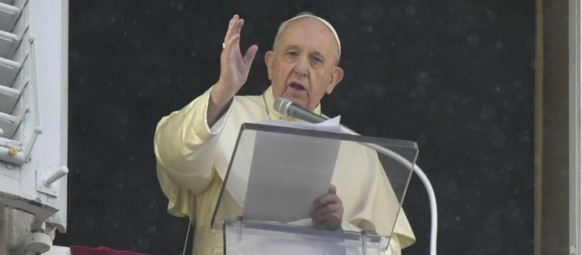 Le pape François appelle à respecter les règles anti-Covid-19 Pape-palais-apostolique